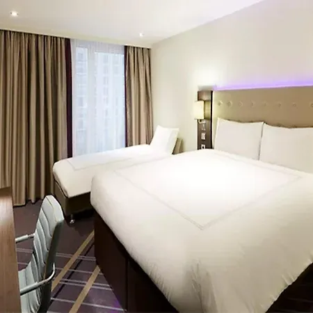 - Munich Airport, An Ihg