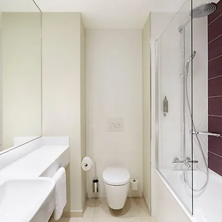 - Munich Airport, An Ihg