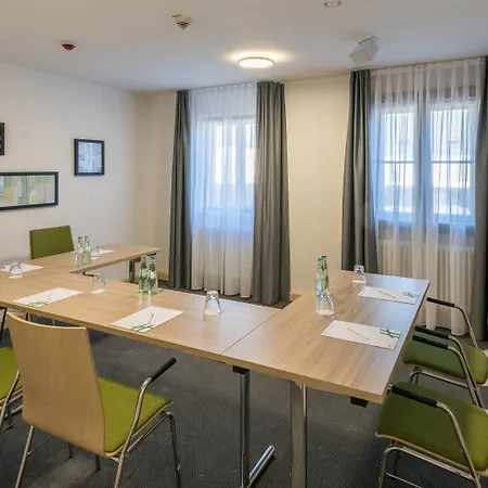 - Munich Airport, An Ihg Hotel Hallbergmoos