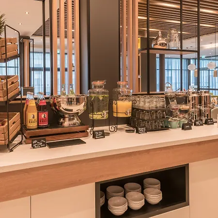 - Munich Airport, An Ihg Hallbergmoos