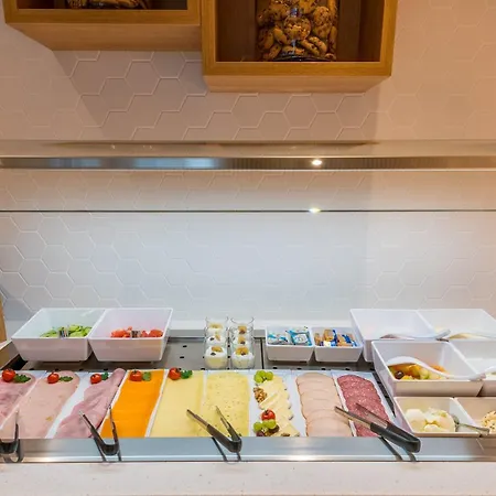 - Munich Airport, An Ihg 4*