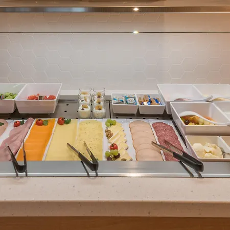- Munich Airport, An Ihg Hotel 4*