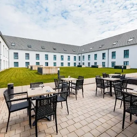 - Munich Airport, An Ihg
