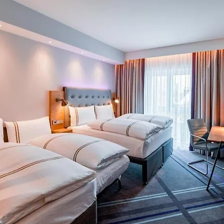 - Munich Airport, An Ihg